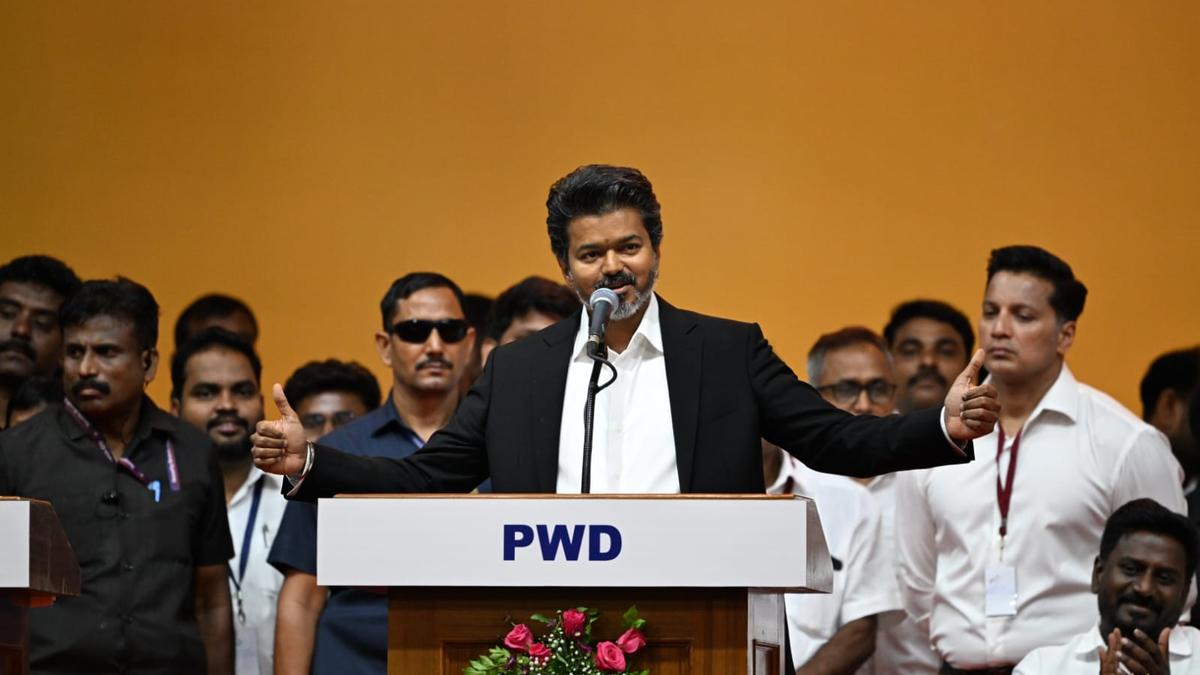 শপথ নিয়েই বিজয়ের চমক: বিনামূল্যে ২০০ ইউনিট বিদ্যুৎ