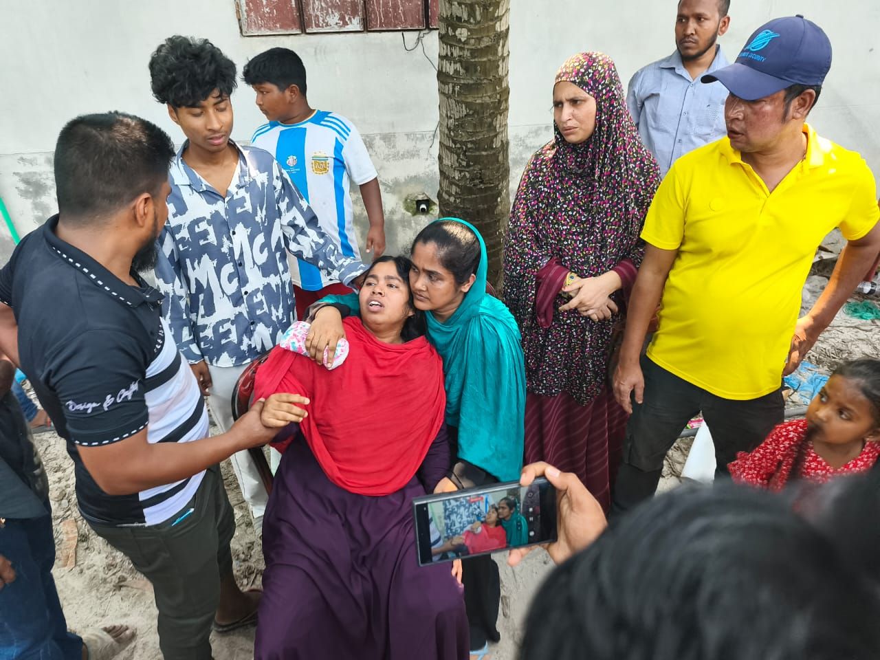 শিশুসহ ৫ জনকে গলা কেটে হত্যা: যা বলছেন স্বজন-প্রতিবেশীরা