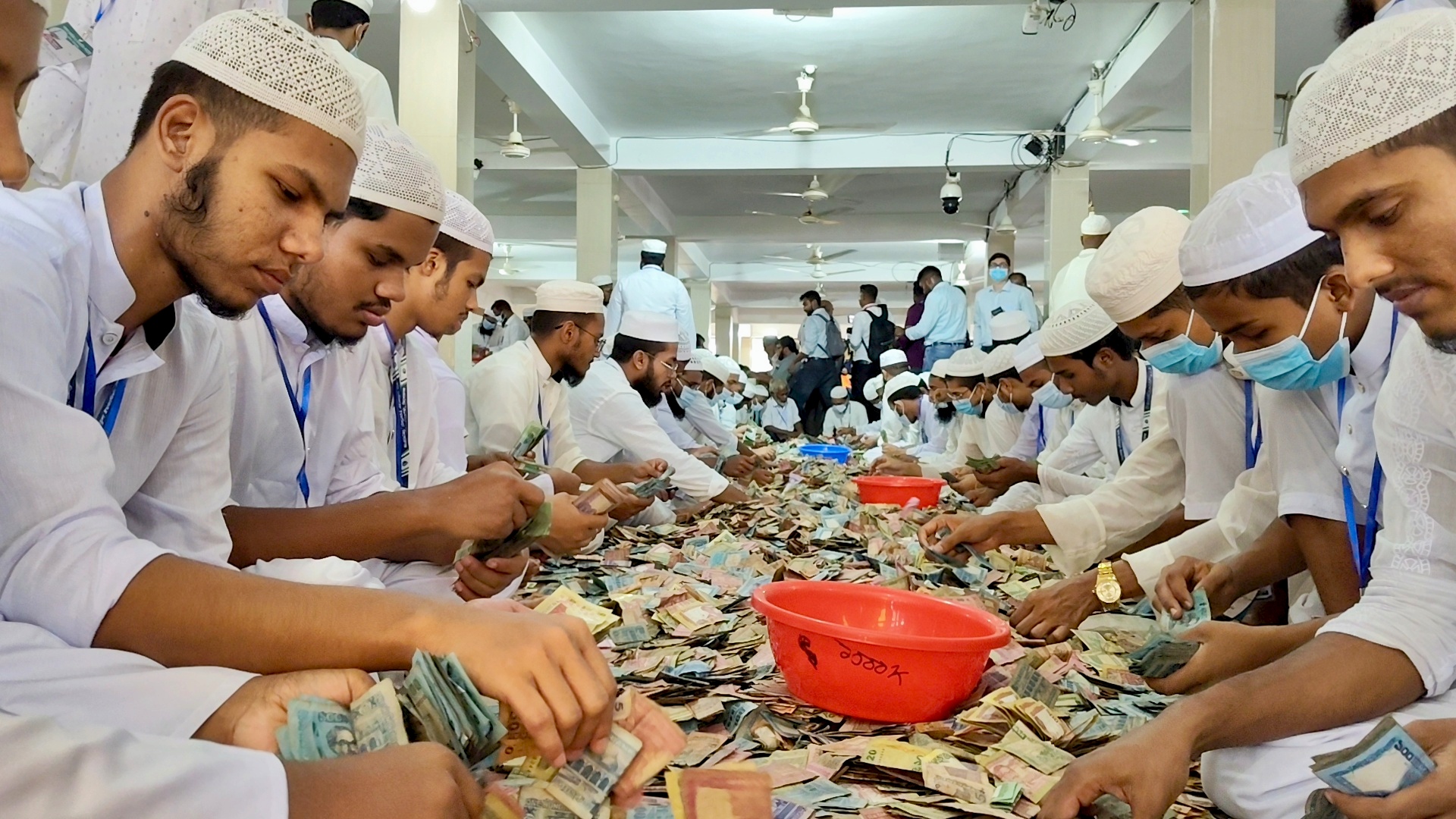 পাগলা মসজিদের ১৩ দানবাক্সে ৪৩ বস্তা টাকা, গণনা চলছে
