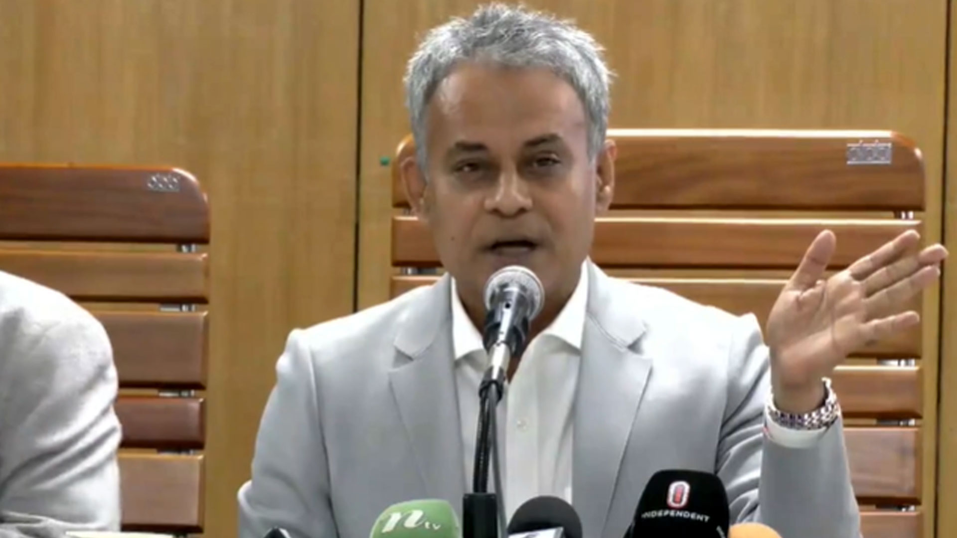 পদ্মা রেলসেতুর পিলারের গোড়া থেকে অতিরিক্ত মাটি সরিয়ে নেওয়া হয়েছে: সেতুমন্ত্রী