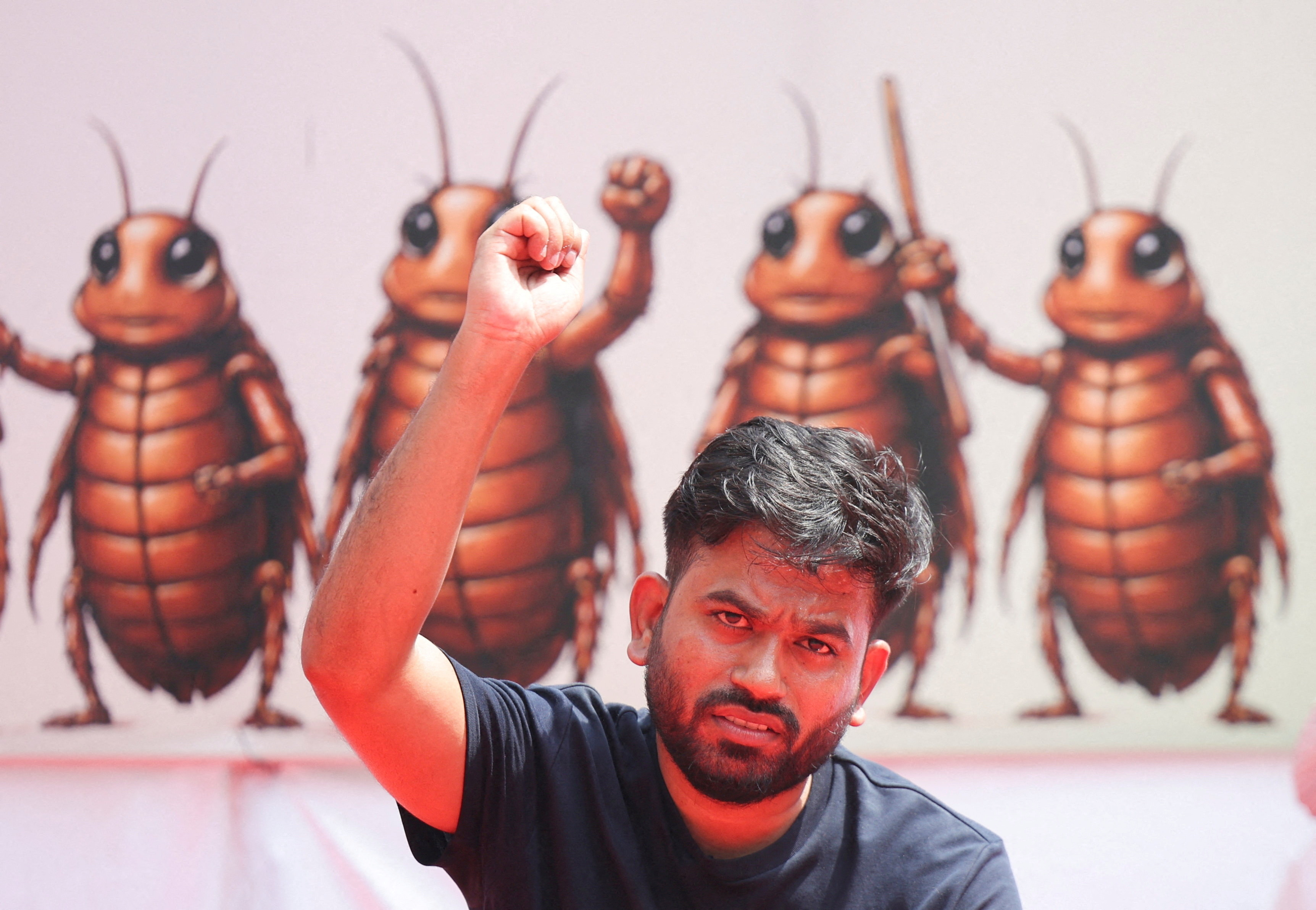ছয় শব্দের পোস্ট থেকে যন্তর মন্তর: যে আগুনের আঁচ পাননি মোদি