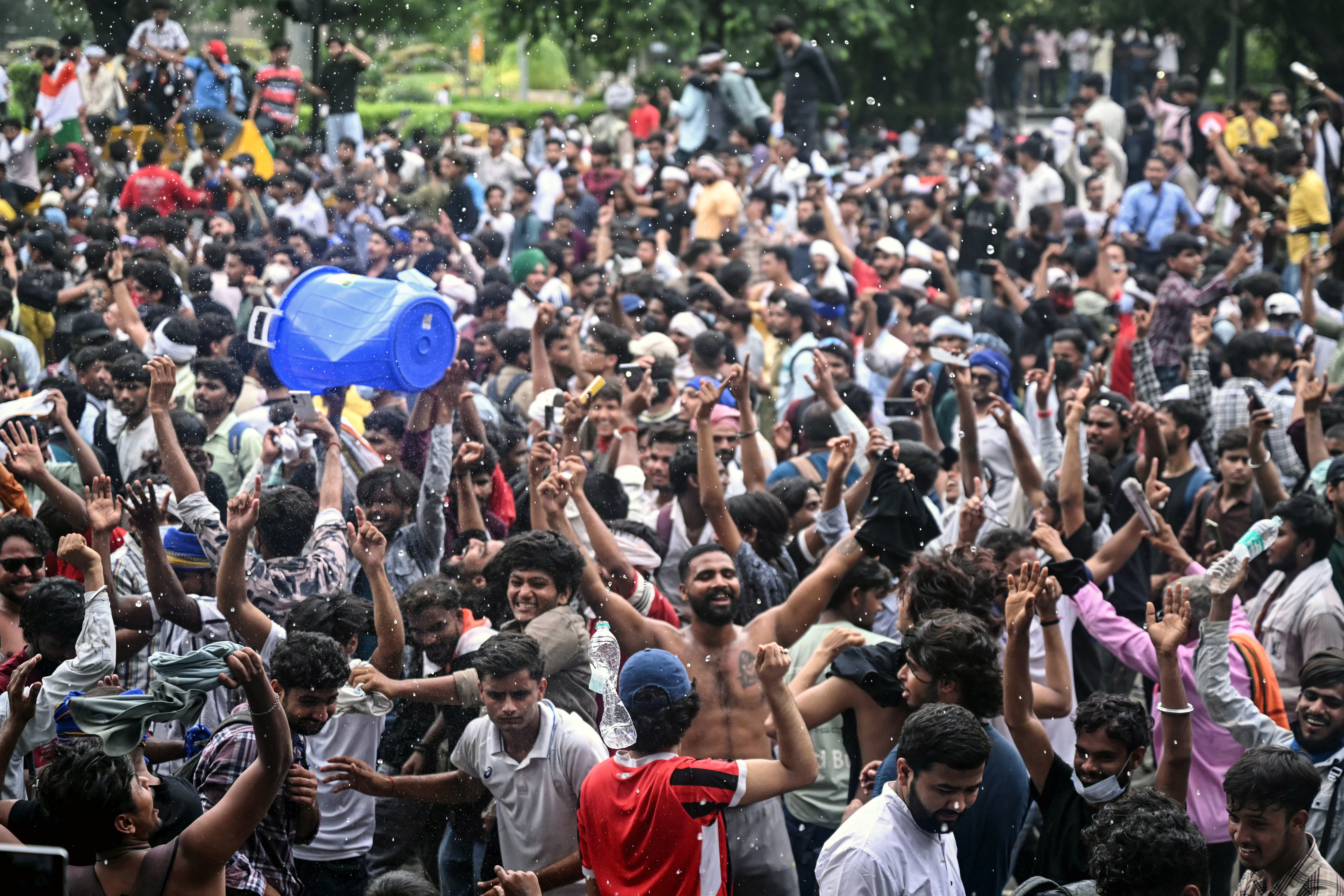 এক দাবি পূরণ, রইল বাকি তিন: তেলাপোকার দল