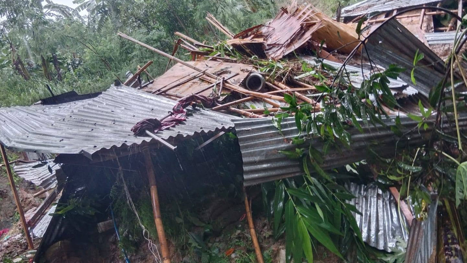 জঙ্গল সলিমপুরে পাহাড় ধসে ১০ মাসের শিশুর মৃত্যু