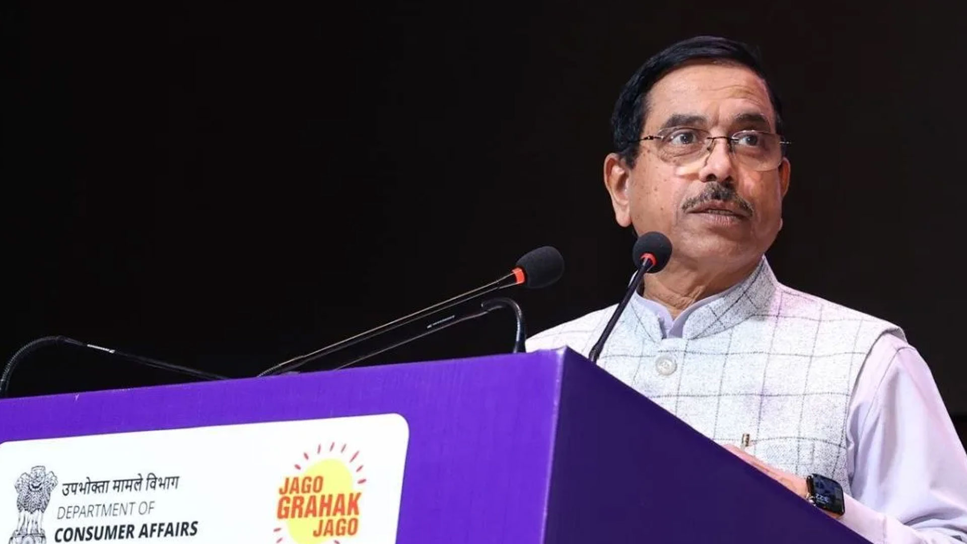 ভারতের নতুন শিক্ষামন্ত্রী কে এই প্রহ্লাদ যোশী?