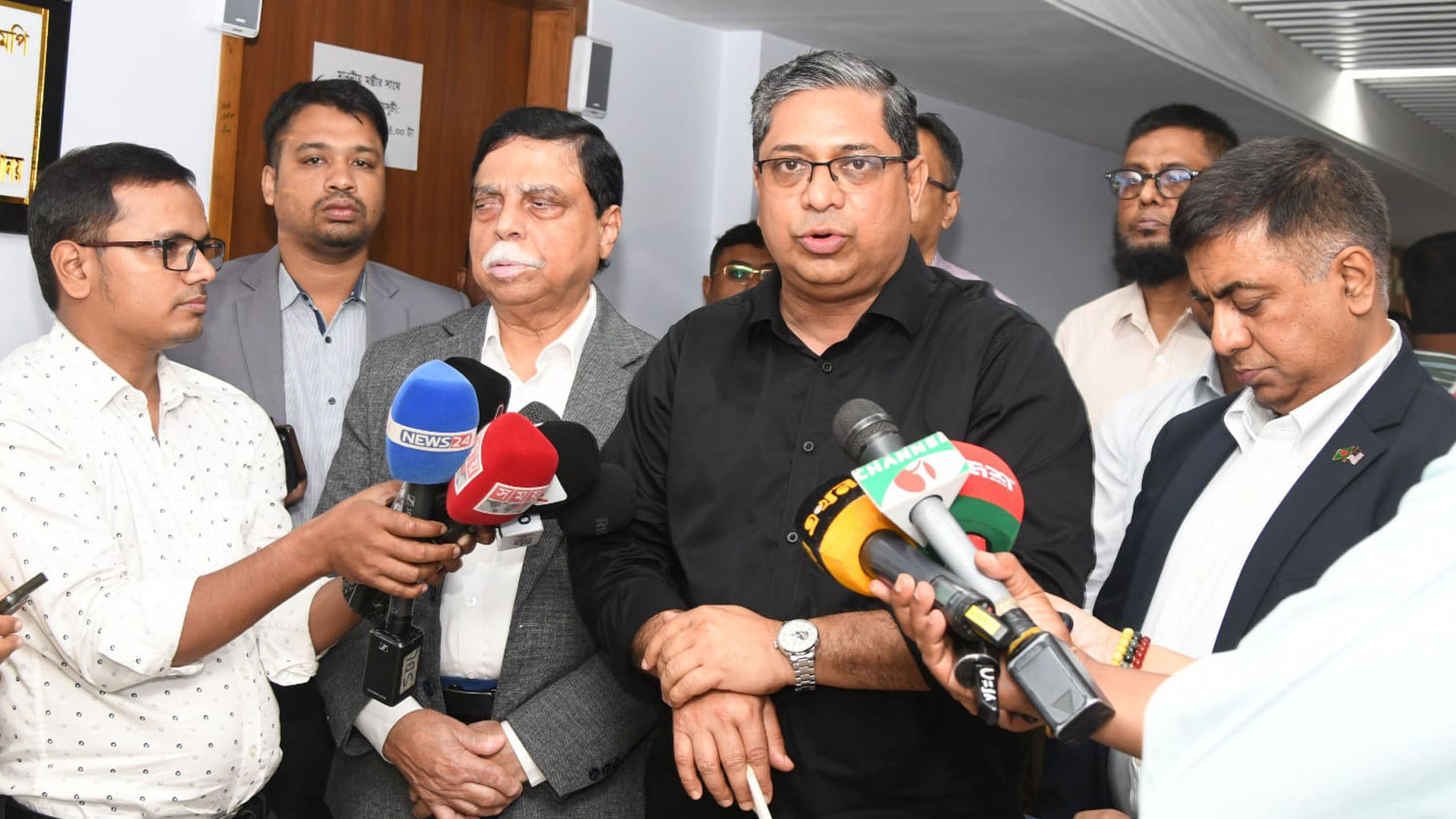 ৬ মাসের মধ্যে ২ লাখ শ্রমিক নেবে মালয়েশিয়া: স্থানীয় সরকার প্রতিমন্ত্রী