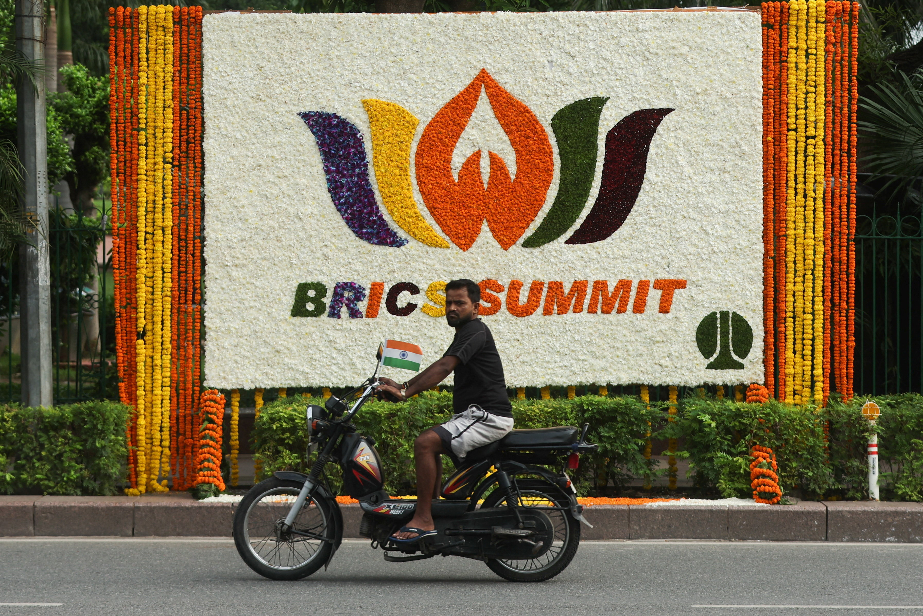 ব্রিকসের বিবর্তন ও বর্তমান চ্যালেঞ্জ