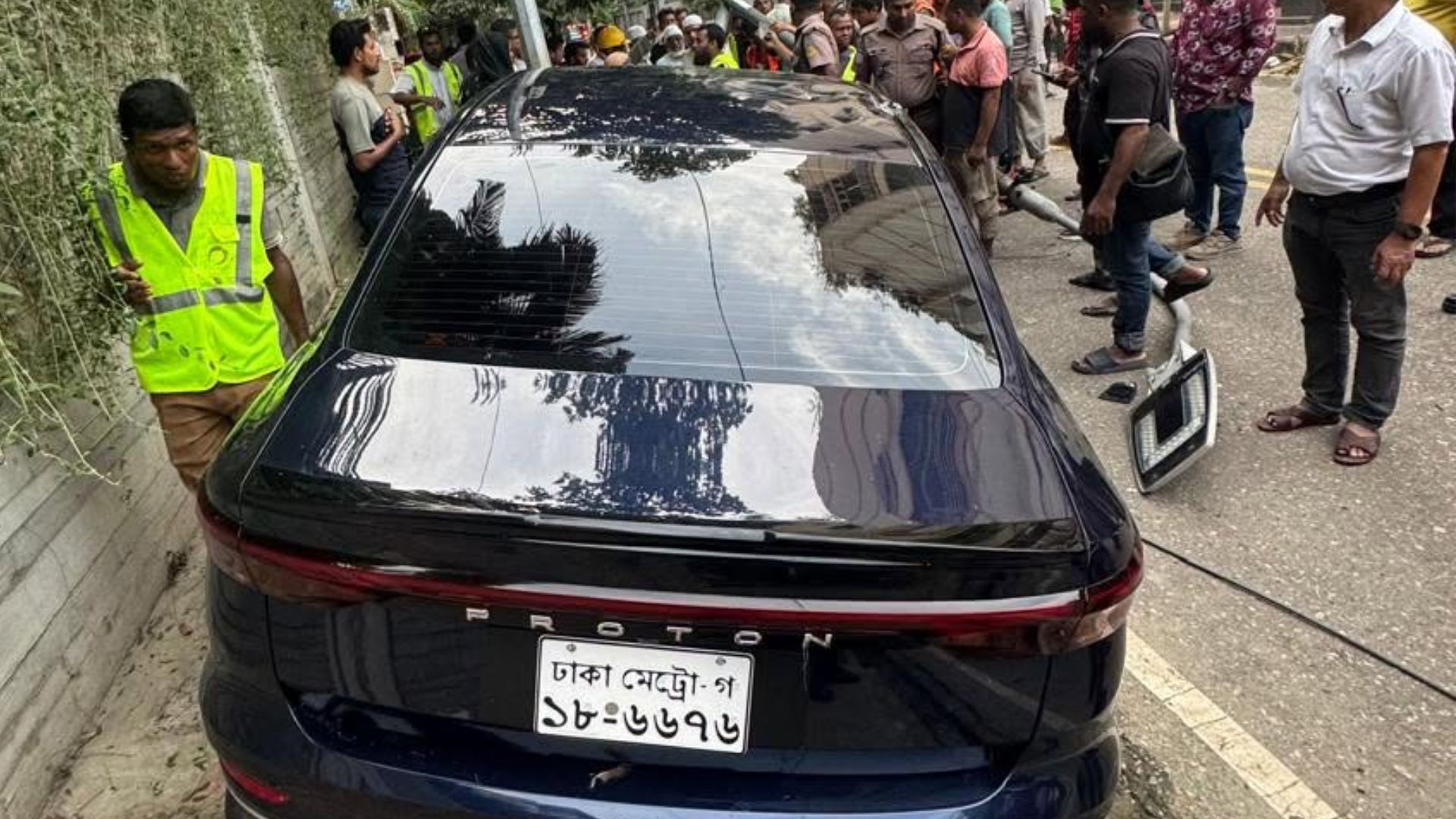 বারিধারায় গাড়িচাপা: গতকাল আটক সেই কিশোরের নাম নেই মামলায়