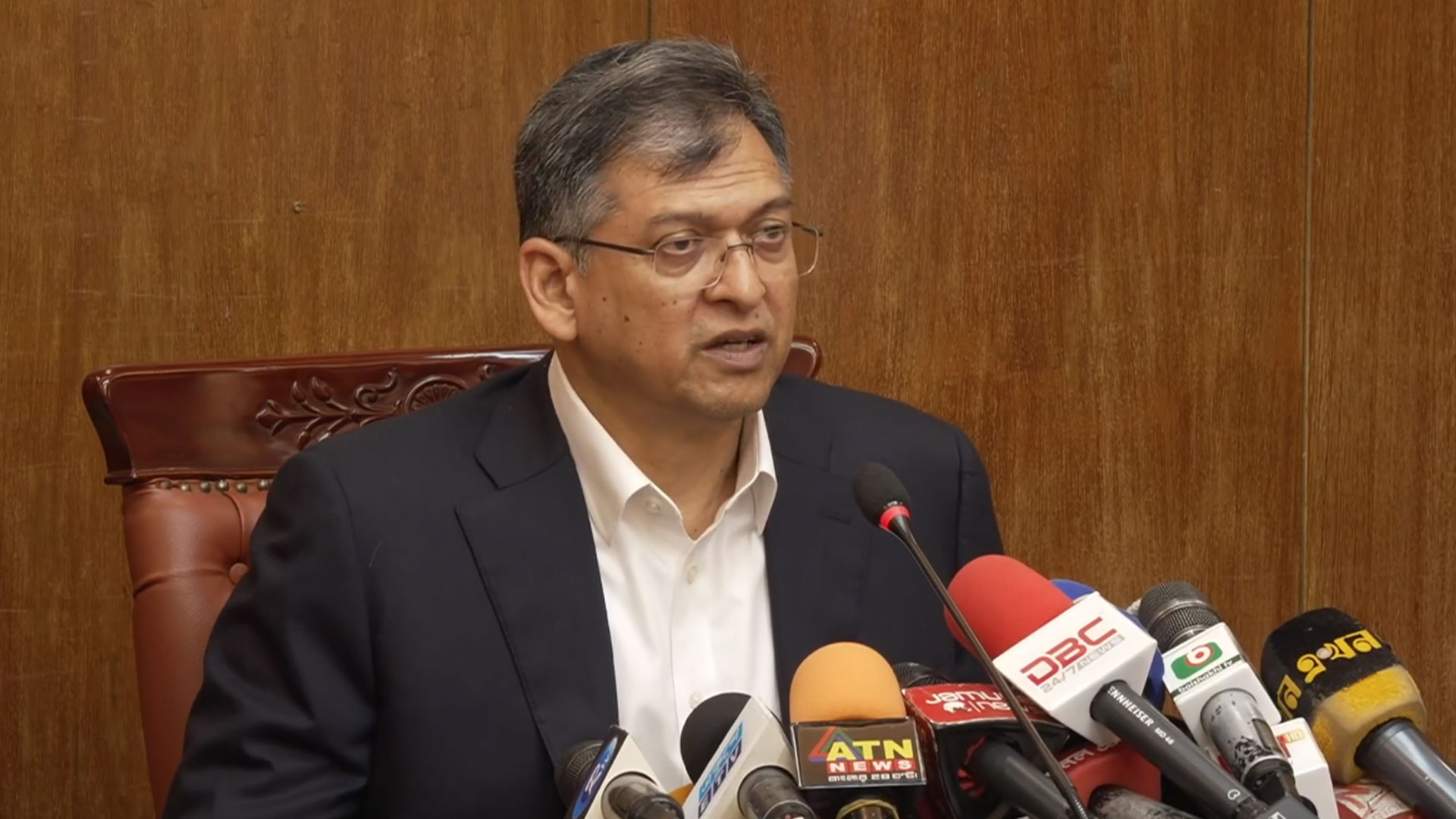 জমি নিয়ে বিরোধে স্টুডিও ভাঙচুর, ঢালাও অভিযোগের মানে নেই: স্বরাষ্ট্রমন্ত্রী