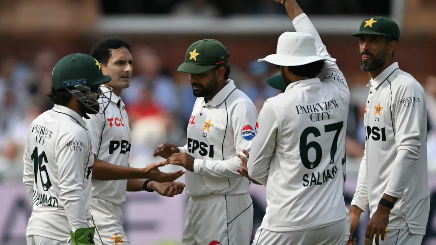 পরিবার-বন্ধুর বার্তায় জানলেন বাদ পড়েছেন, পাকিস্তান দলে ‘চরম বিশৃঙ্খলা’