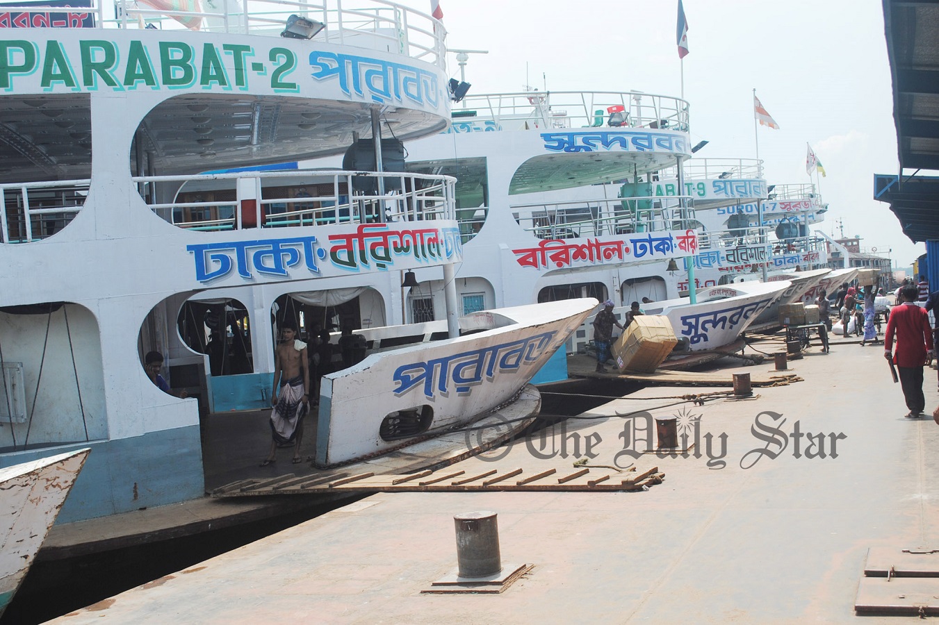 লঞ্চ ভাড়া বাড়লো ৩৫ ও ৪৩ শতাংশ
