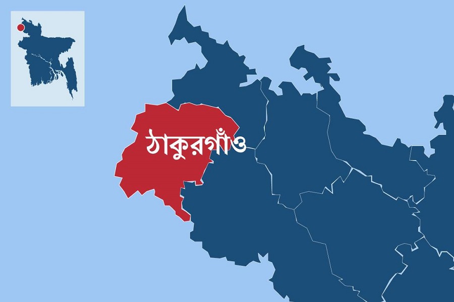 বেলচা হাতে ঢুকে ঠাকুরগাঁও জেলা প্রশাসকের কার্যালয়ে যুবকের তাণ্ডব