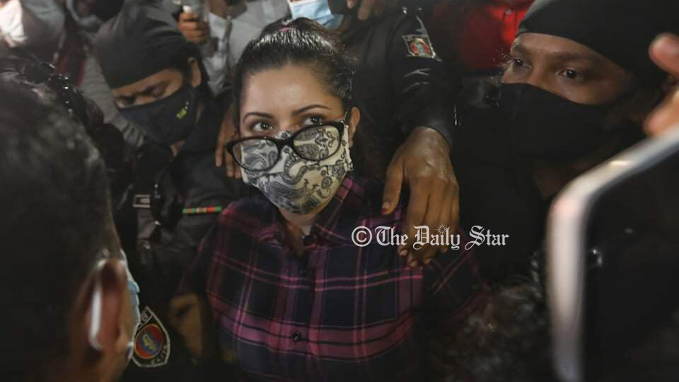 বাসায় মদ-মাদক, পরীমনি আটক