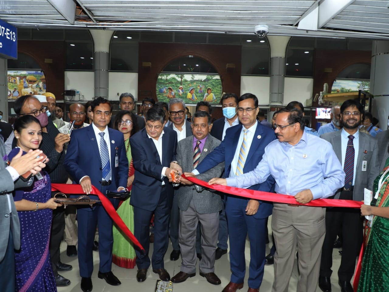 ঢাকা ছেড়েছে বিমানের ‘সম্মান রক্ষার’ ঢাকা-টরেন্টো ফ্লাইট