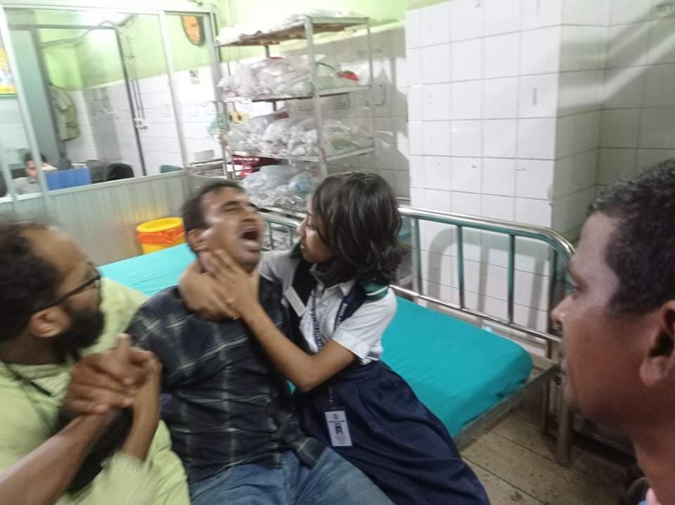 সন্তানদের নিয়ে স্কুলে যাওয়ার পথে বাসচাপায় মায়ের মৃত্যু