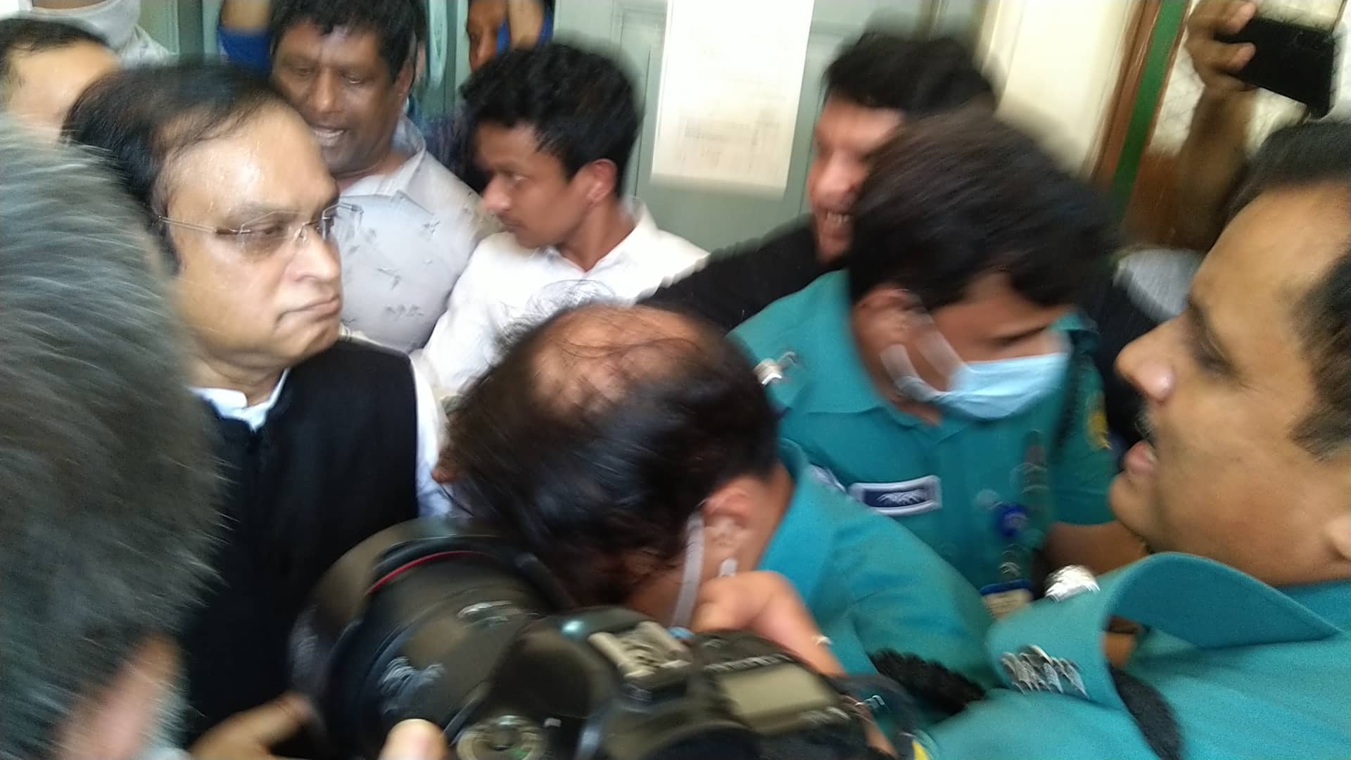 কারাগারে পাঠানোর পরদিনই হাজী সেলিম হাসপাতালে