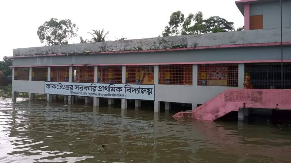 বন্যায় কিশোরগঞ্জে ২২৫ শিক্ষাপ্রতিষ্ঠানে পাঠদান বন্ধ