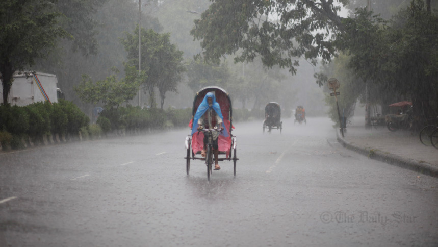 লঘুচাপে বাড়বে বৃষ্টি, কমবে গরম