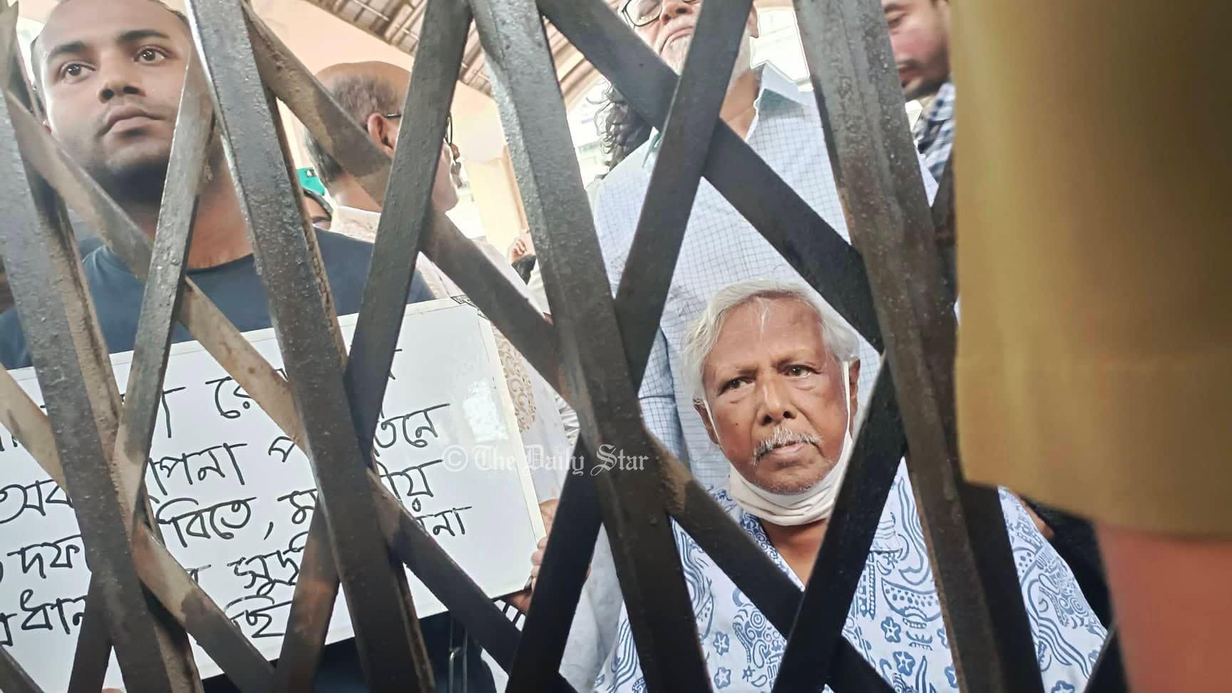 টাকা পরিশোধ না করায় টিকিট পাইনি, এটা মিথ্যা, গুজব: মহিউদ্দিন রনি