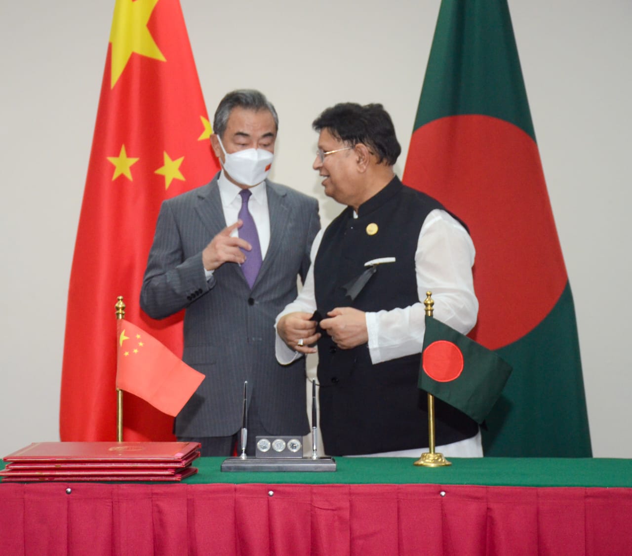 ‘এক চীন নীতি’র প্রতি সমর্থন পুনর্ব্যক্ত করায় বাংলাদেশকে চীনা পররাষ্ট্রমন্ত্রীর ধন্যবাদ