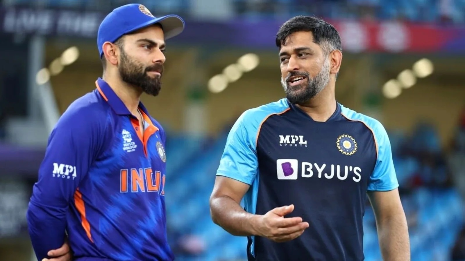 দুঃসময়ে কেবল ধোনির বার্তা পেয়েছিলেন কোহলি