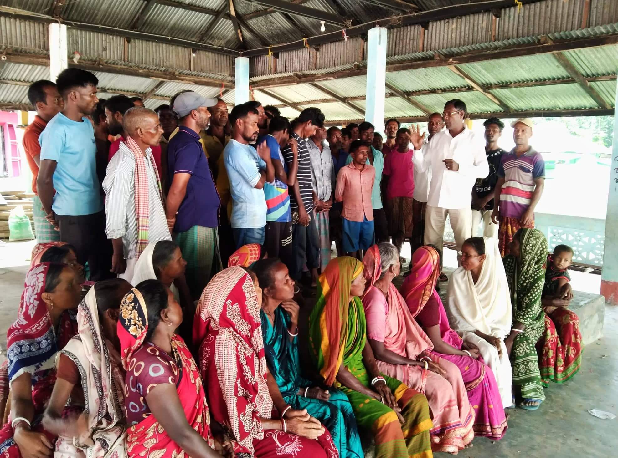 চা-শ্রমিকদের অনুদানের টাকায় ভাগ বসালেন ইউপি সদস্যের ছেলে