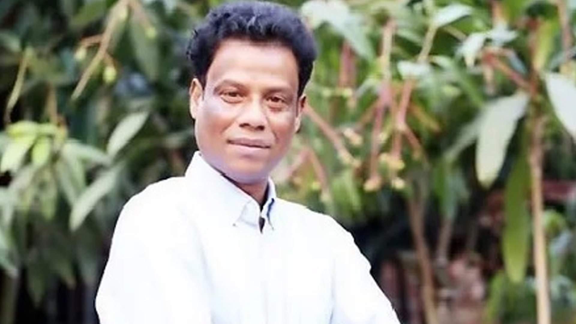 মারা গেলেন গায়ক আকবর