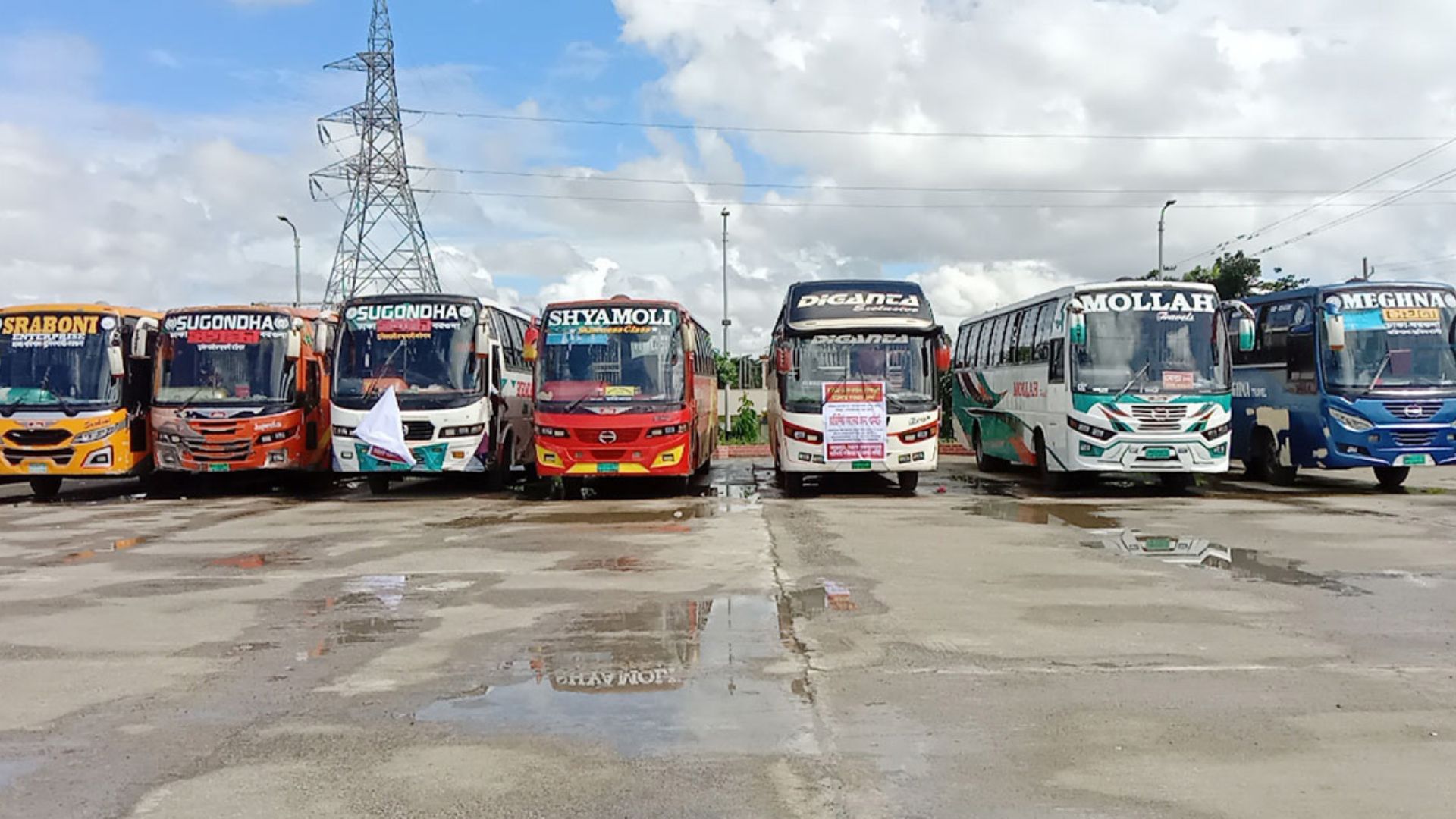 এবার পটুয়াখালী ও বরগুনায় বাস ধর্মঘট