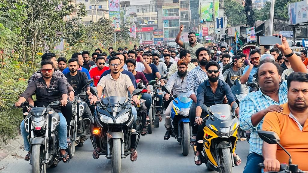 ফরিদপুরে ছাত্রলীগ-যুবলীগের মোটরসাইকেল মহড়া