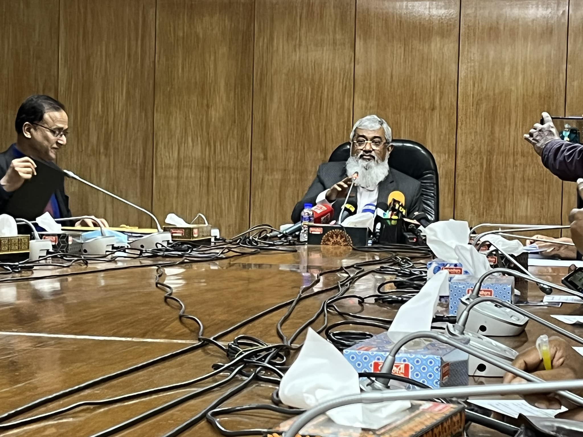 গণশুনানি ছাড়াই জ্বালানির দাম সমন্বয়ের বিধান রেখে আইন সংশোধনের অনুমোদন