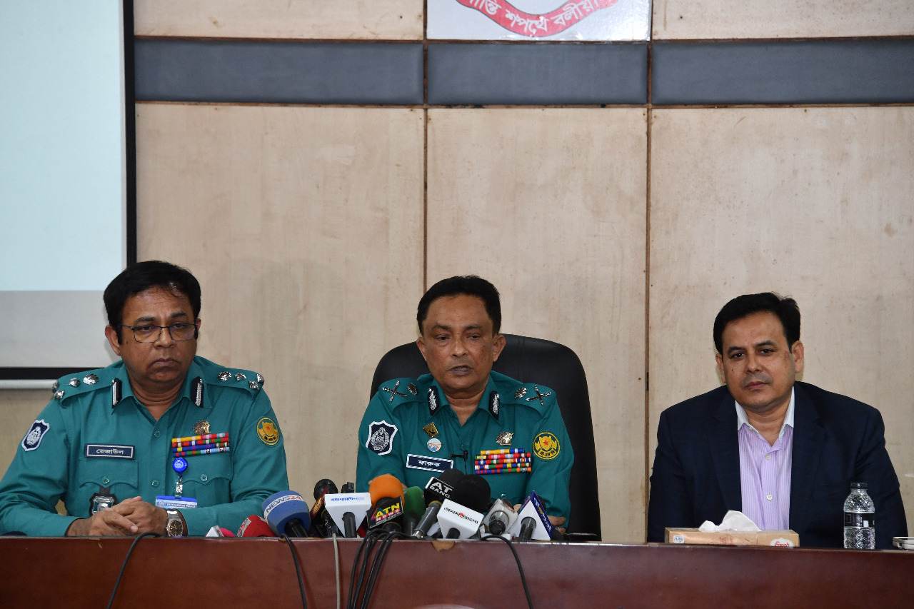 বোমা রাখার খবর পেয়ে বিএনপি কার্যালয়ে অভিযান: ডিএমপি কমিশনার