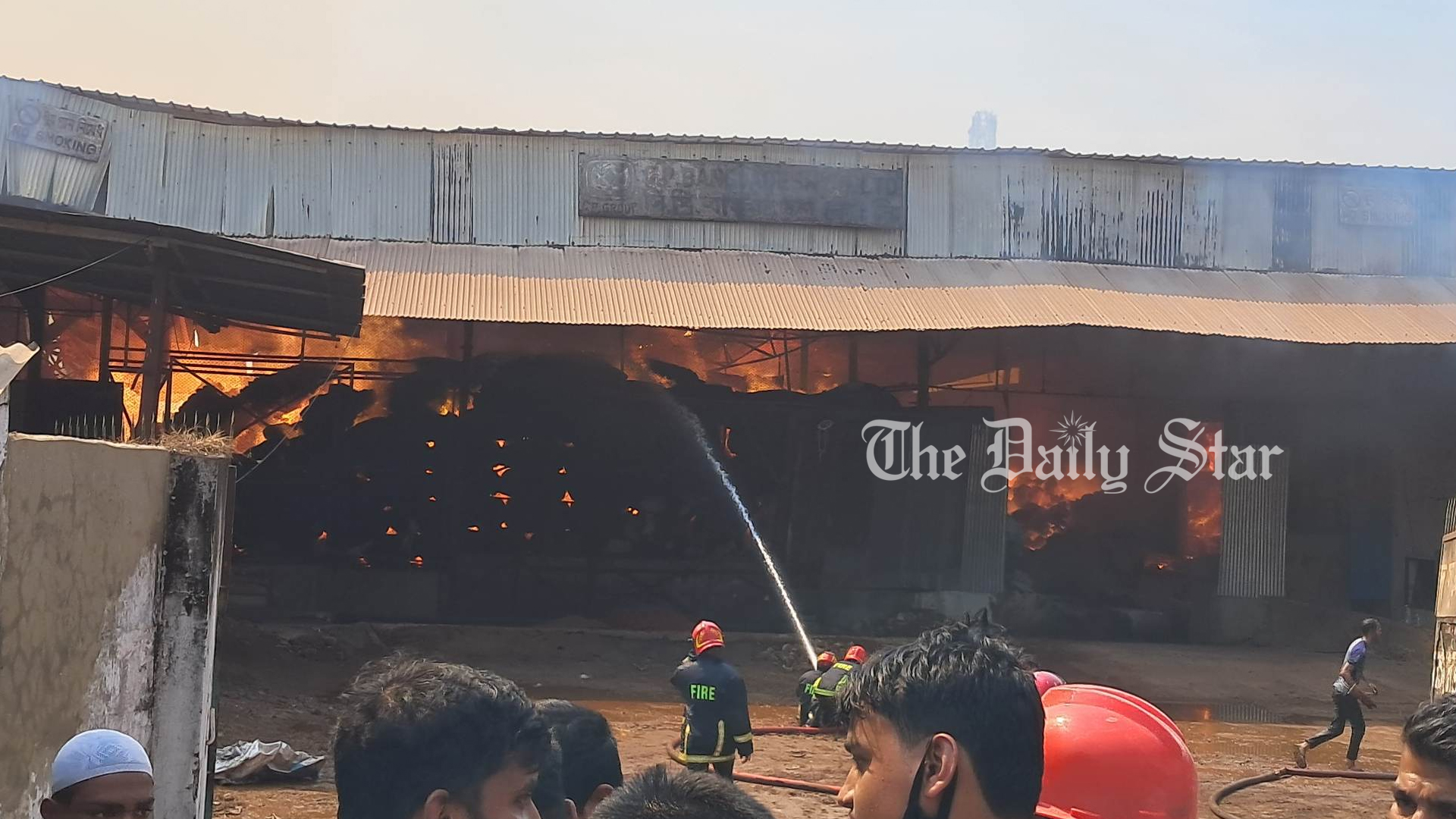 পানি সংকটে আগুন নেভাতে বেগ পেতে হচ্ছে: ফায়ার সার্ভিস