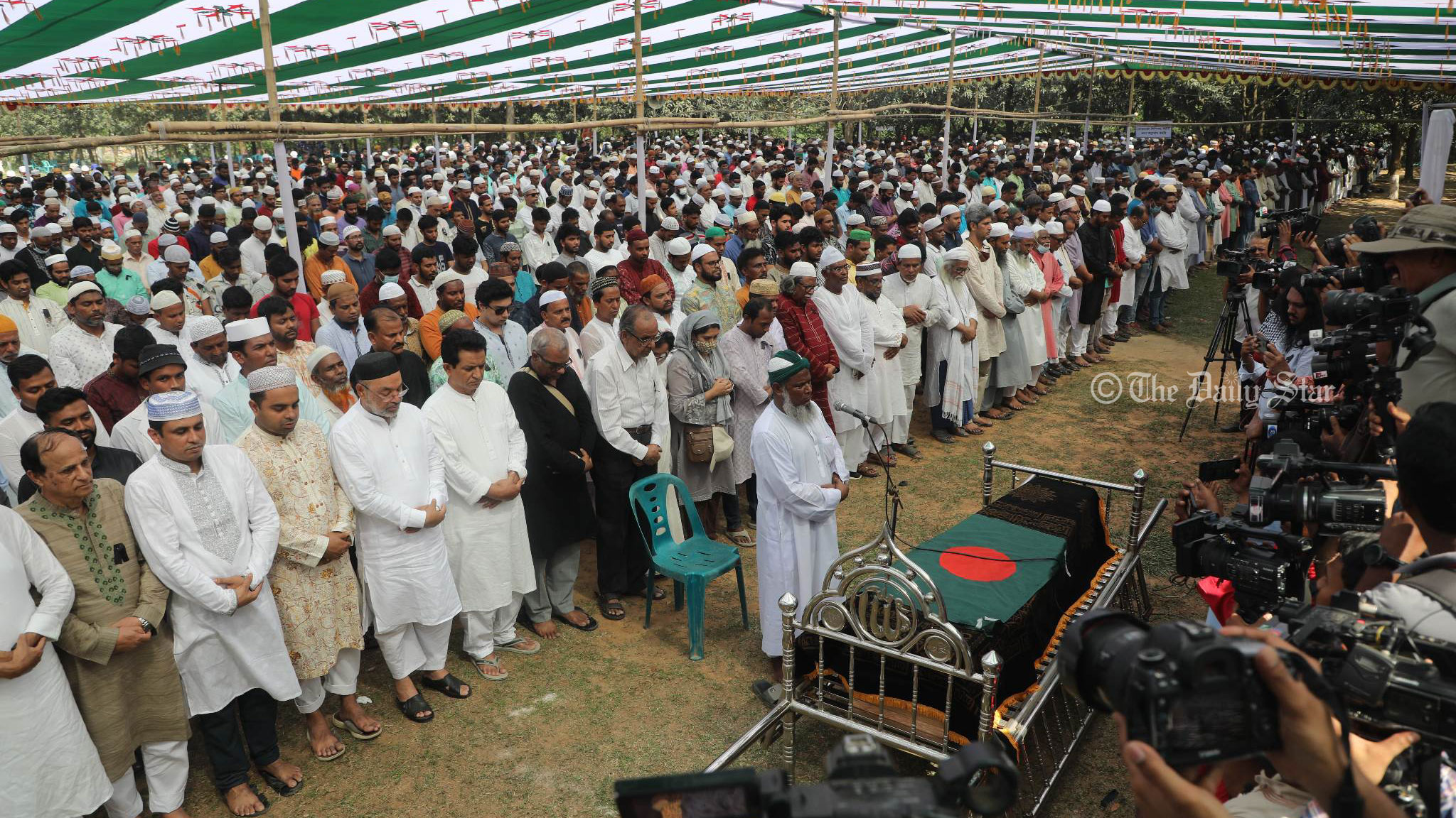 অন্তিম শয়ানে ডা. জাফরুল্লাহ: ‘এমন দরদি ভবে কেউ হবে না’