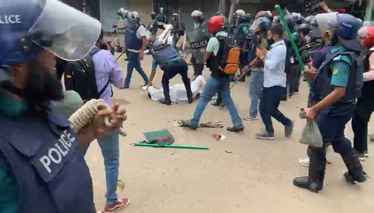 ধোলাইখালে সংঘর্ষে আহত গয়েশ্বরকে তুলে নিল পুলিশ