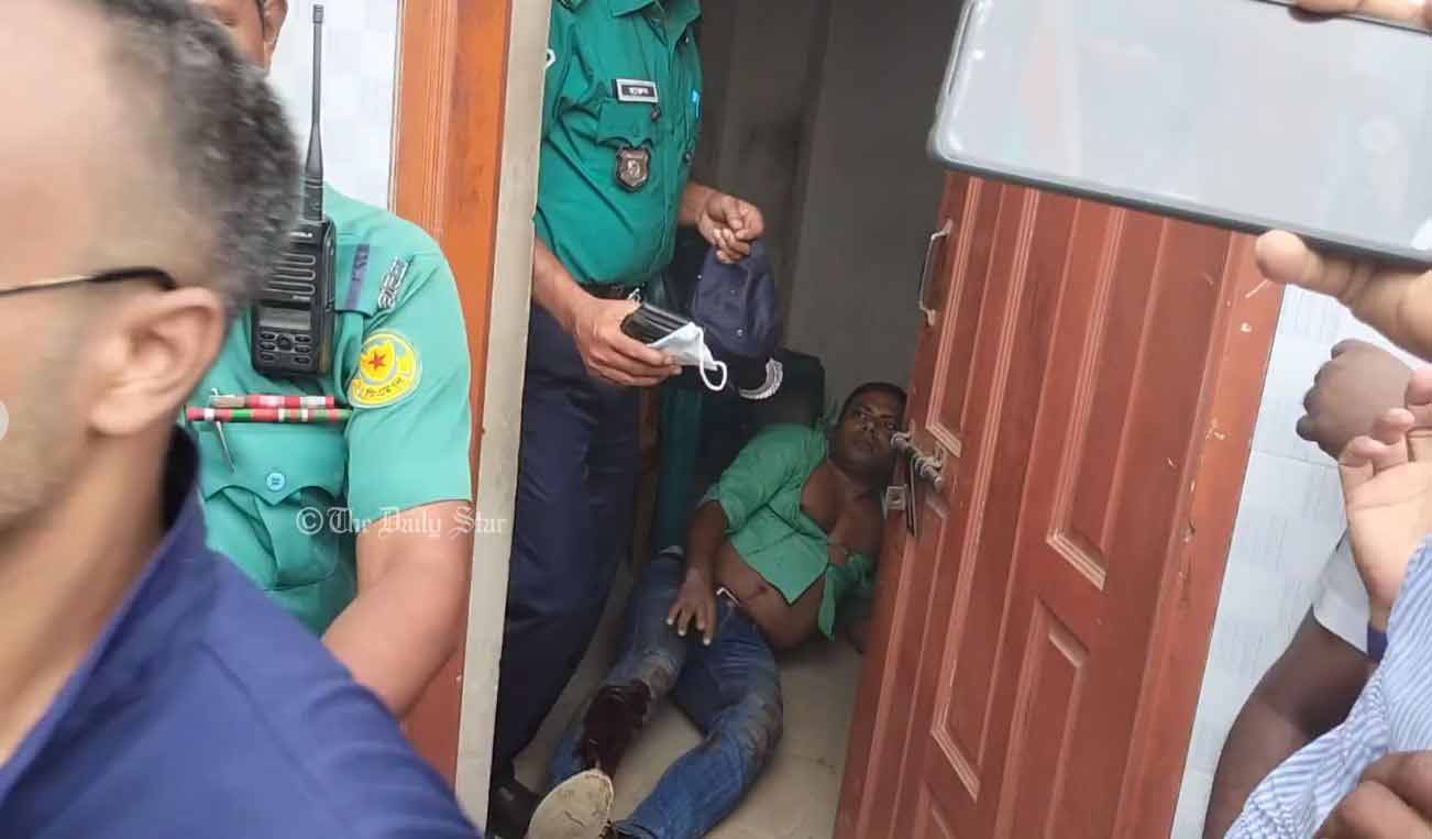 বিএনপির মিছিলে থাকা ৩ জনকে পিটিয়ে পুলিশে দিলো আ. লীগের নেতাকর্মীরা