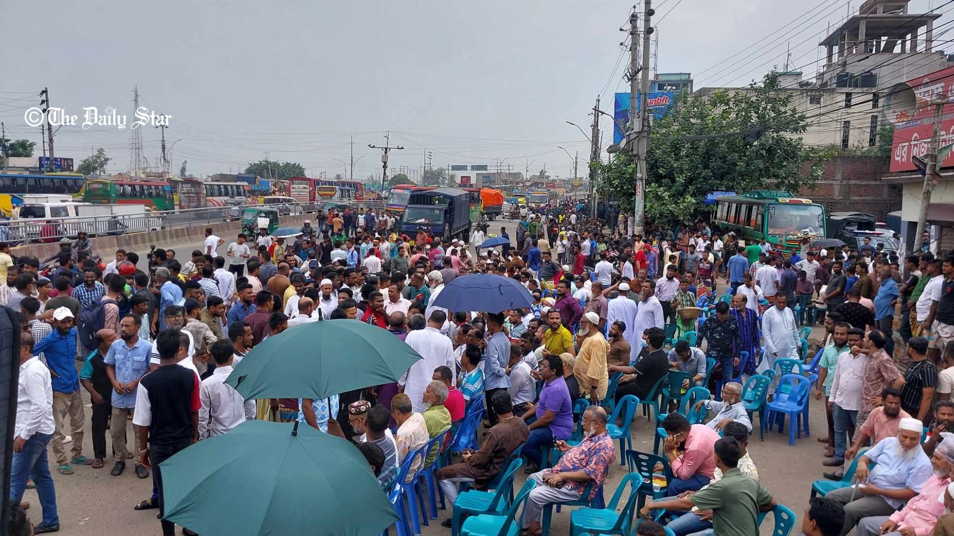 রাজধানীর বিভিন্ন পয়েন্টে পুলিশের সতর্ক অবস্থান