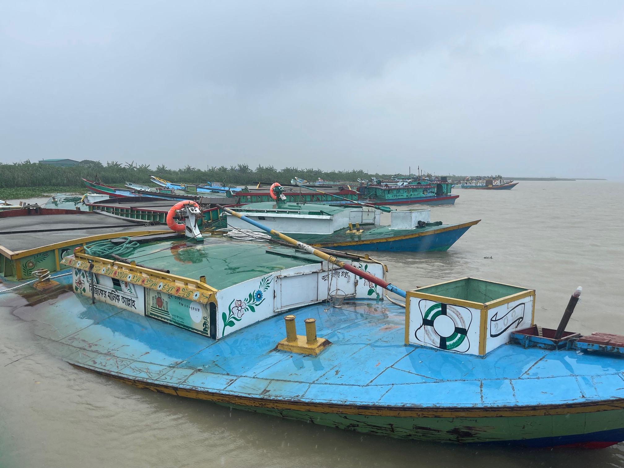 মুন্সিগঞ্জে ট্রলারডুবির ঘটনায় চাঁদপুরে নৌ পুলিশের অভিযান