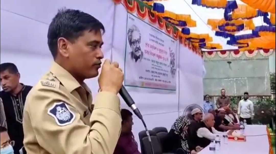 ‘আওয়ামী লীগ আমাদের দল’ ভোট চাইলেন ওসি