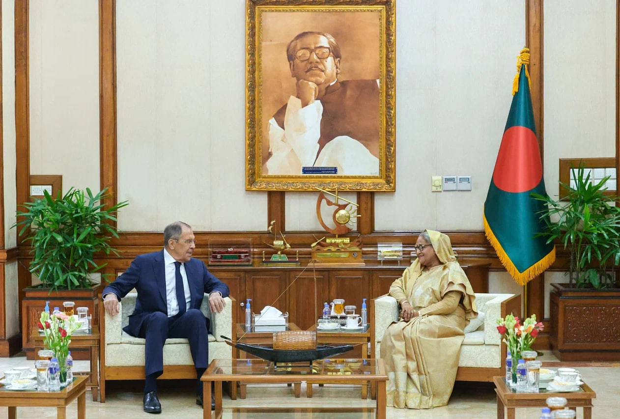 প্রধানমন্ত্রীর সঙ্গে রুশ পররাষ্ট্রমন্ত্রী লাভরভের সৌজন্য সাক্ষাৎ