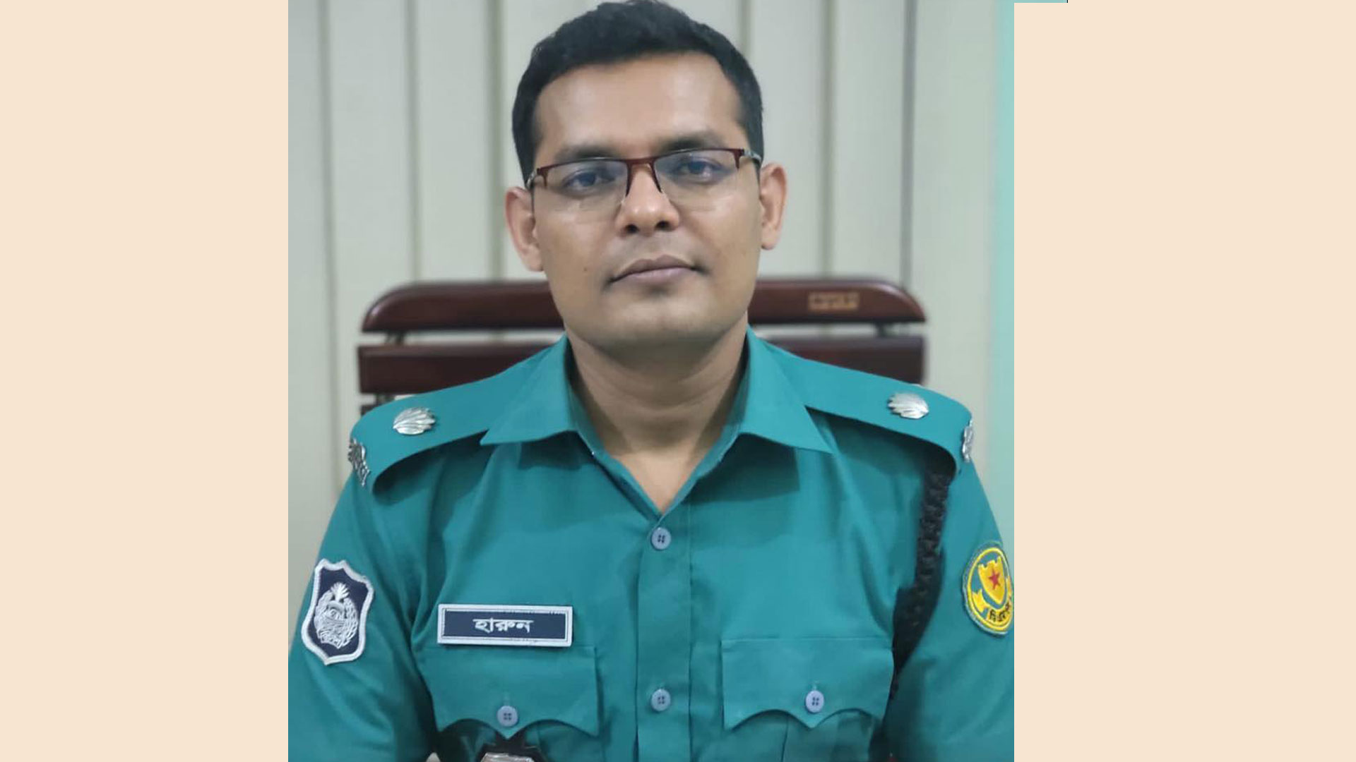 থানায় নিয়ে ২ ছাত্রলীগ নেতাকে মারধরের ঘটনায় এডিসি হারুনকে প্রত্যাহার