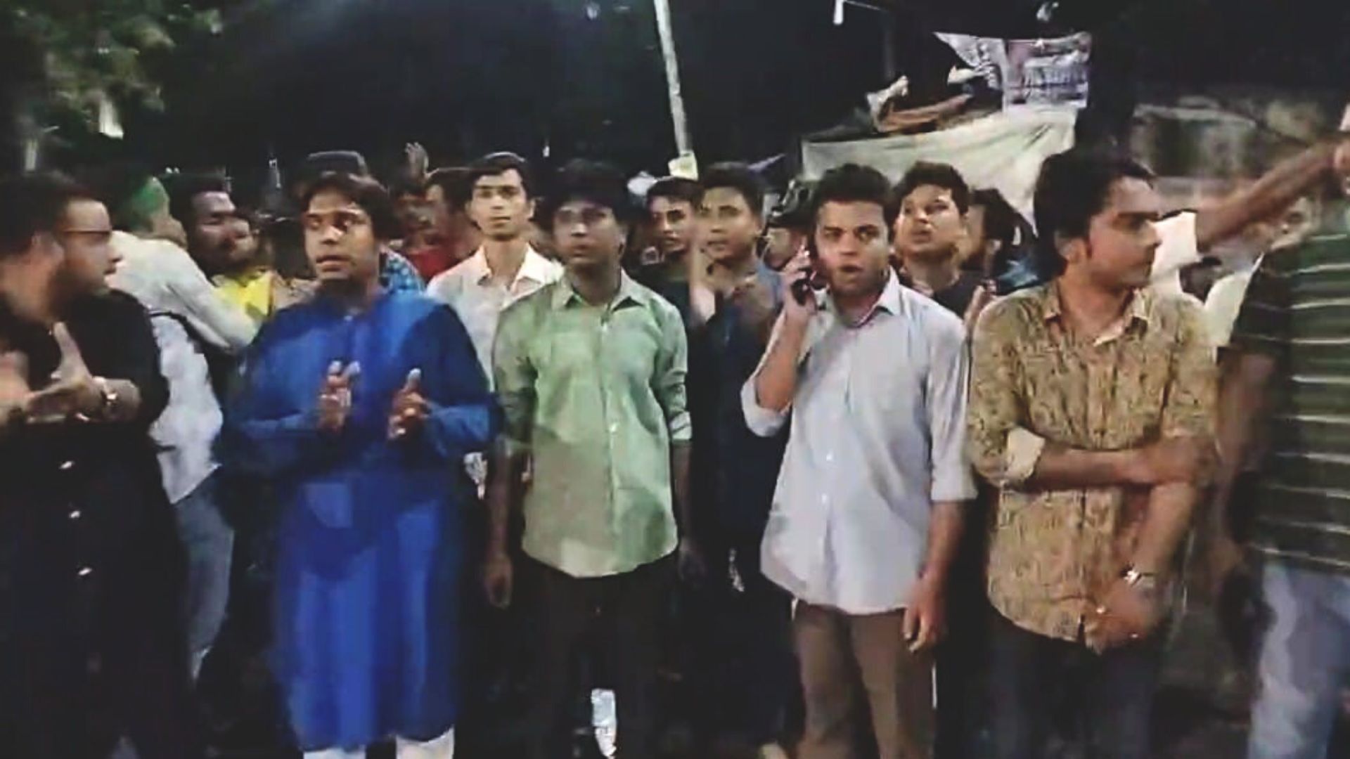 ৭ কলেজের নিয়ন্ত্রণ নিয়ে মুখোমুখি ঢাবি ও কেন্দ্রীয় ছাত্রলীগ