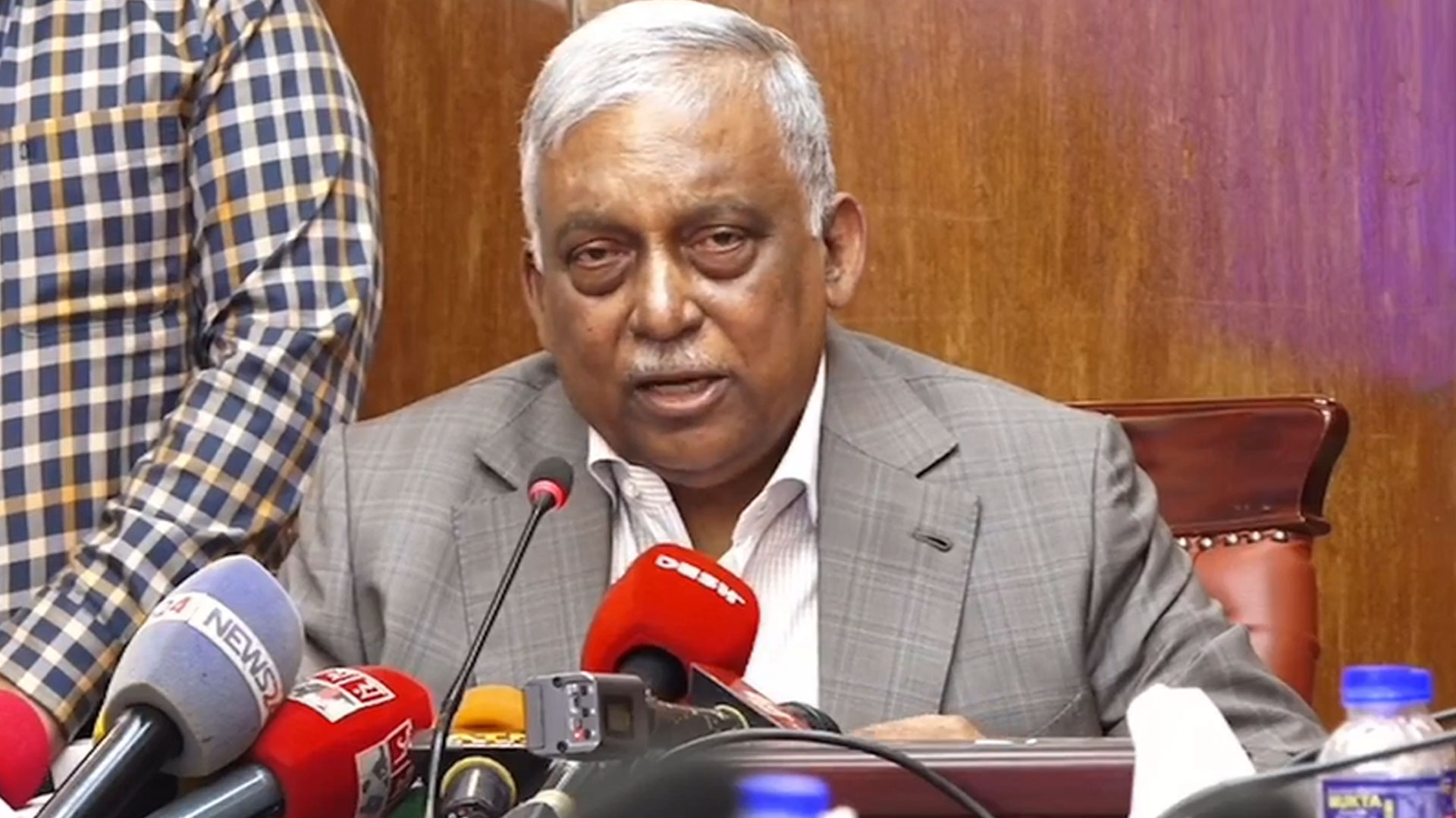 আনসারকে গ্রেপ্তারের অনুমতি কখনোই দেওয়া হয়নি, আজকেও হবে না: স্বরাষ্ট্রমন্ত্রী