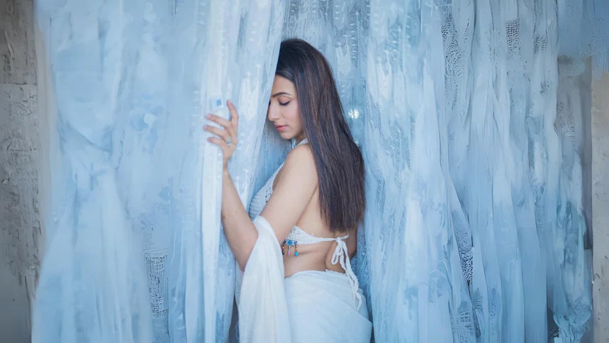 নতুন ফটোশুটে অনন্য মিম, জেনে নিন নেপথ্যের গল্প