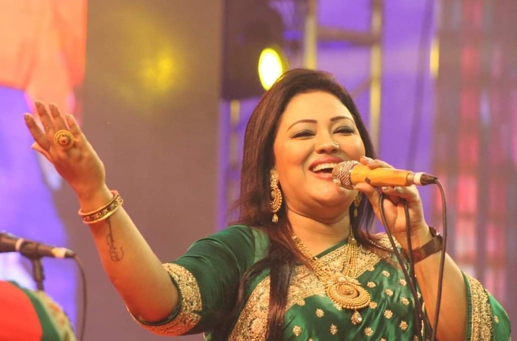 পেশায় ব্যবসায়ী-শিল্পী, কিন্তু তা থেকে ‘আয় নেই’ মমতাজের