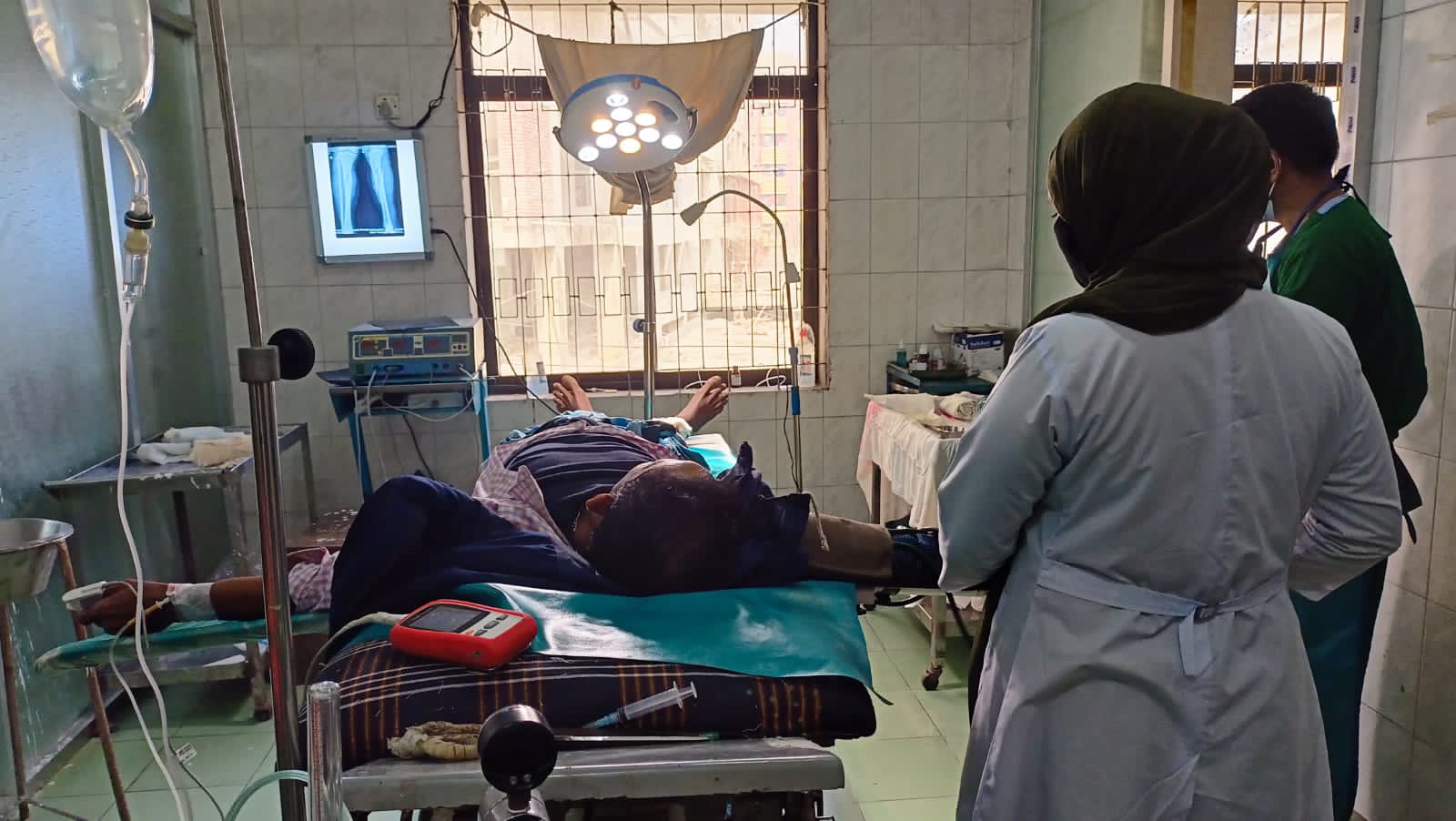 স্বতন্ত্র প্রার্থীর এজেন্টের পা ভেঙে দেওয়ার অভিযোগ নৌকা সমর্থকদের বিরুদ্ধে