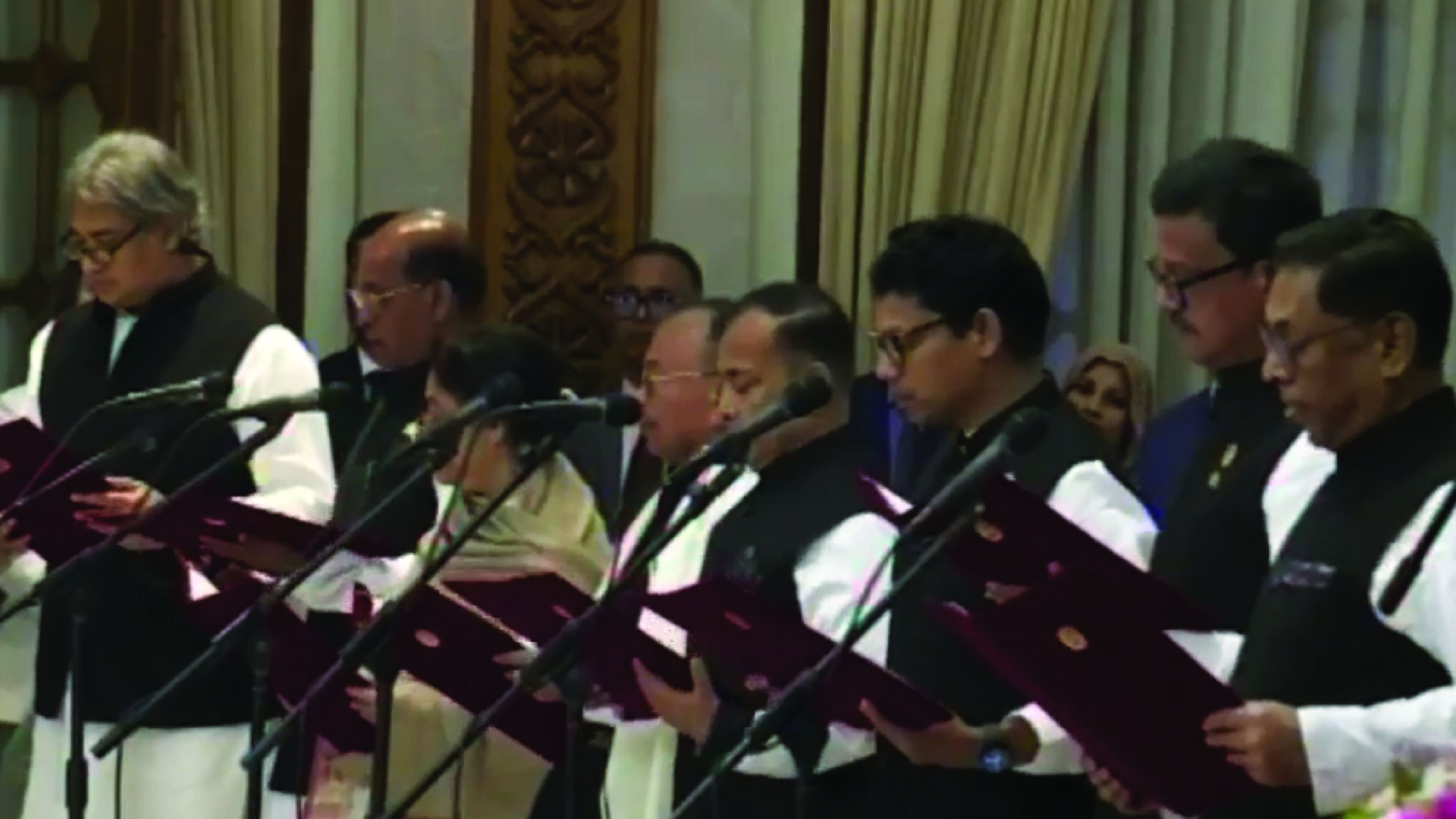 শপথ নিলেন নতুন সরকারের ১১ প্রতিমন্ত্রী