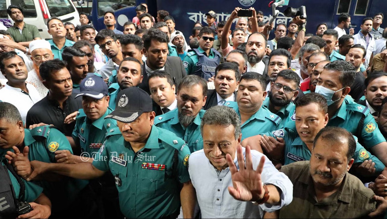 নাশকতার ৮ মামলায় আমীর খসরুর জামিন আবেদনের শুনানি কাল