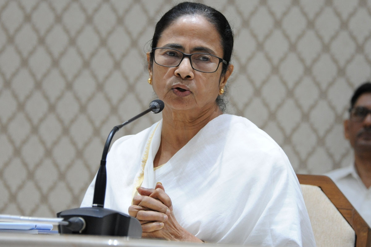 ড. ইউনূসকে অভিনন্দন জানালেন মমতা