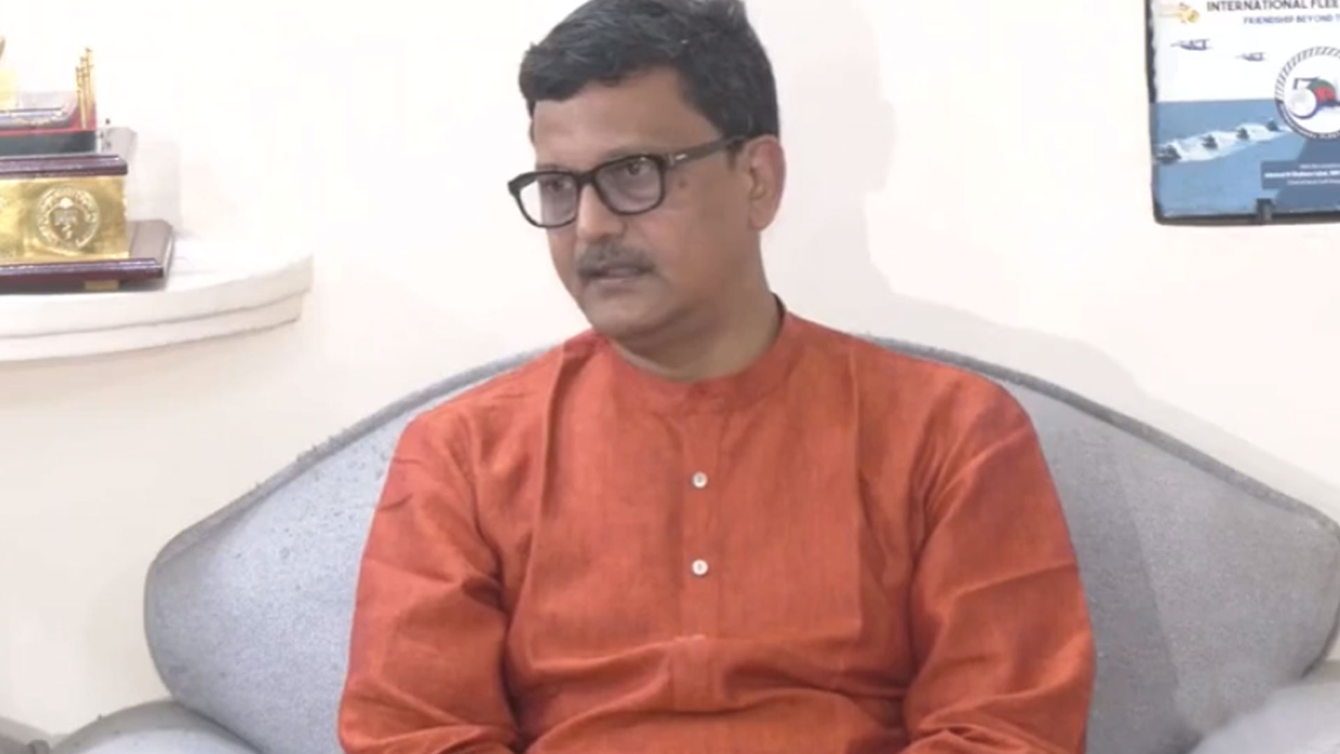 এত অল্প সময়ে জাহাজ ও নাবিকদের মুক্তির ঘটনা নজিরবিহীন: নৌ-পরিবহন প্রতিমন্ত্রী