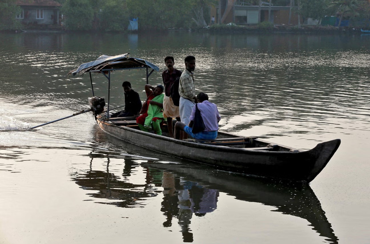 ভারতের নির্বাচন: দ্বিতীয় পর্যায়ের ভোটে লাখো মানুষের ভিড়