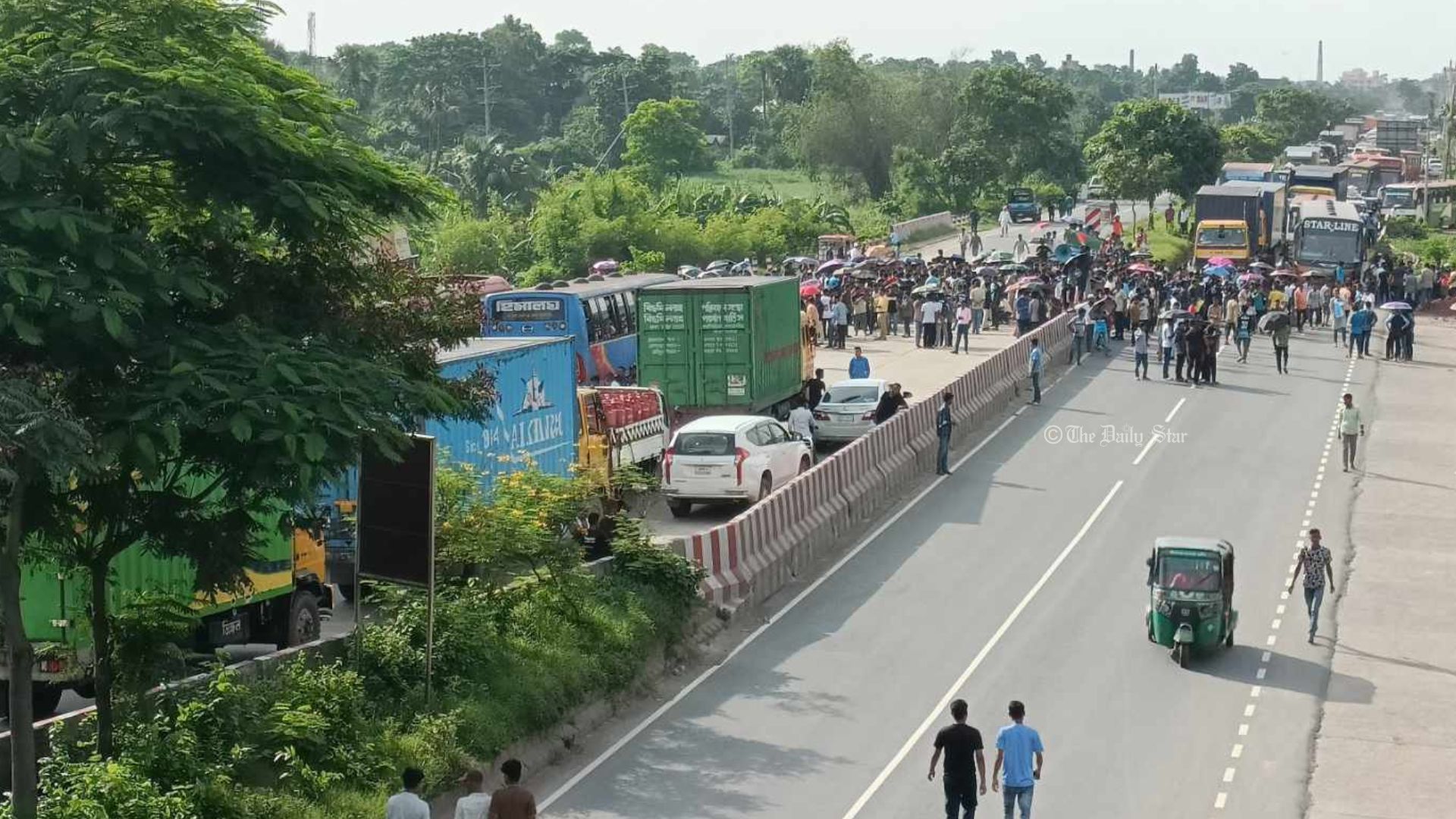 কোটা আন্দোলন: ঢাকা-চট্টগ্রাম মহাসড়ক অবরোধ কুবি শিক্ষার্থীদের